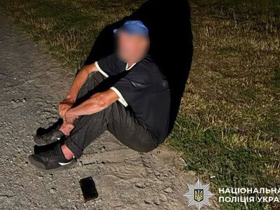 На Хмельниччині 61-річний пенсіонер пограбував 15-річного підлітка
