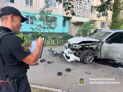 В Одесі вибухнув позашляховик з водієм у середині