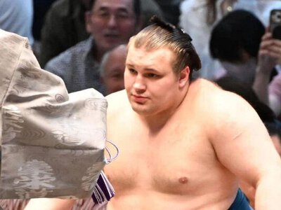 Відомий японський політик відзначив бойовий дух українця Аонісікі