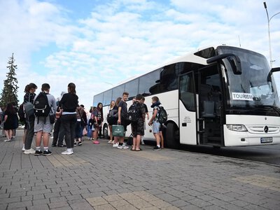 Діти українських Захисників із Закарпаття та Сумщини вирушили на літній відпочинок до Австрії
