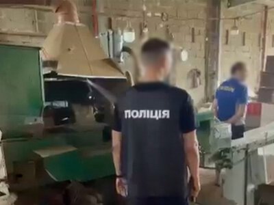 На Львівщині викрили підпільну тютюнову фабрику: виробляли до 70 тисяч пачок сигарет на добу