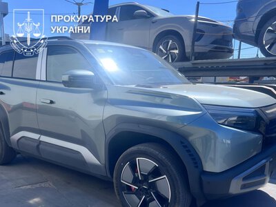 На Буковині викрили спробу штучно занизити вартість електромобілів під час митного оформлення