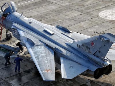 РФ не змогла створити заміну американським дисплеям для бойових літаків