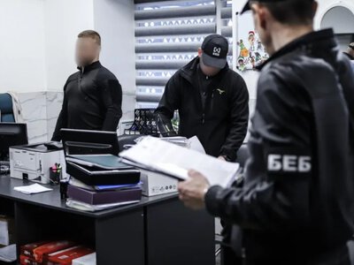 Посадовець БЕБ знайшов 533 тисяч євро у сейфі батька