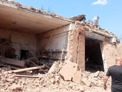 Окупанти скинули авіабомбу на Слов’янську громаду: пошкодили будинок