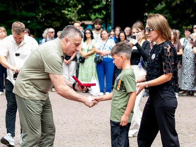 На Прикарпатті вручили державні та обласні нагороди родинам Героїв