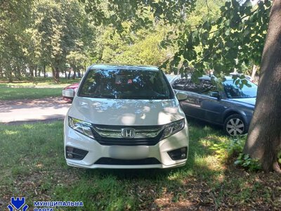 За тиждень у Рівному інспектори з паркування виписали понад 700 штрафів