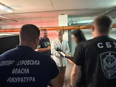 У Дніпрі чоловіка підозрюють у вимаганні 23 тисяч доларів за «списання» з військового обліку