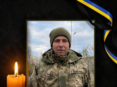 Бобрицька громада попрощалася з кулеметником штурмового відділення, який поліг на Курщині