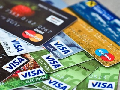 Закордонні перекази більше не сховаєш: які дані українців отримує ДПС