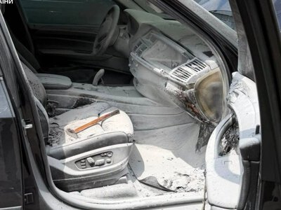 «Перетворює людей на зомбі»: киянин підпалив авто свого психолога