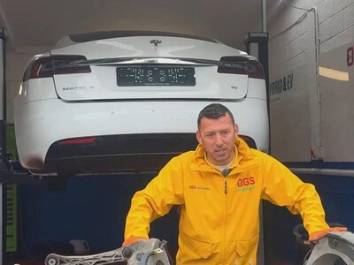 Купив найдешевшу Tesla: чому економія стала пасткою