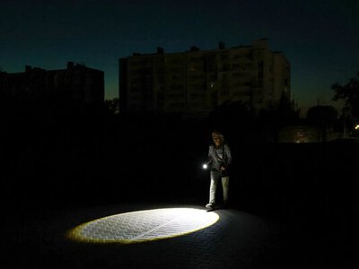 Порожні крани, закриті вітрини, будинки без світла: NYT розповіли про життя у Криму