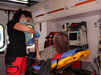 Десять днів із померлим у квартирі: у Франківську обговорюють історію самотньої пенсіонерки