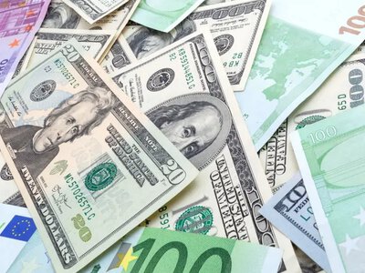 Курс валют у Києві 29 липня: де найвигідніше обміняти долари та євро