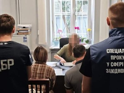 Наживався на війні: комбат два роки платив зарплату військовій, яка не ходила службу