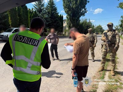 На Прикарпатті викрили канал переправлення ухилянтів за кордон: серед затриманих троє військовослужбовців