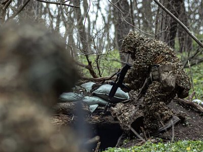 Мотоцикли замість танків і дрони з ШІ: росія шукає нові способи прориву до Краматорська