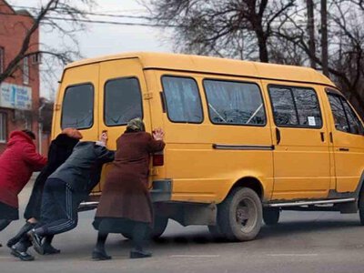 На АЗС Изюма отсутствует топливо. В городе сбой движения маршруток