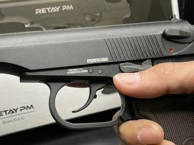 У Львові 19-річний хлопець випадково вистрілив зі стартового пістолета у сквері