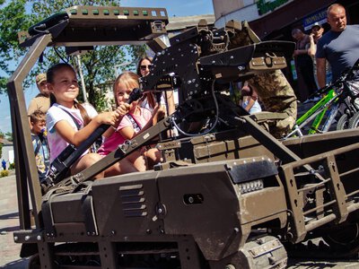 Сучасне військо зблизька. Нацгвардійці презентували можливості полку жителям Бурштину