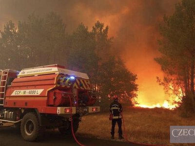 У Франції сім небезпечних промислових об’єктів опинилися біля пожеж — серед них заводи ракетного палива