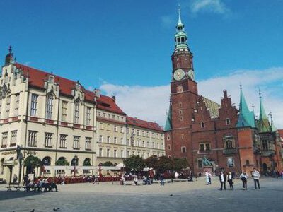 Суд у Вроцлаві відправив під варту підозрюваних у нападі на молоду українську пару