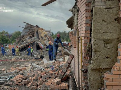 12 людей загинули після удару по виставці зброї на Київщині: у лікарні помер 20-річний хлопець