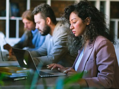 Як не вигоріти на роботі чи навчанні: практичні кроки для збереження сил