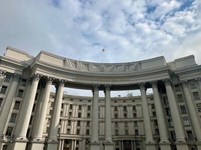 Українці за кордоном зможуть отримати податковий код за спрощеною цифровою процедурою