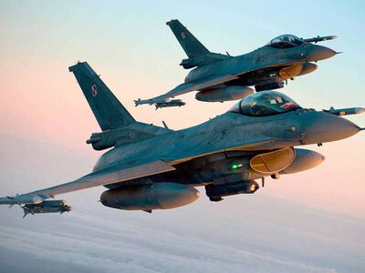 Український пілот F-16 успішно катапультувався після нештатної ситуації в повітрі