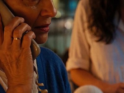 הסודות שאישה אחת לקחה איתה, ואחרת השאירה מאחור