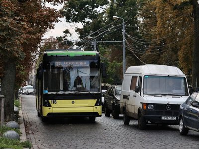 Через атаку РФ у Львові змінили рух транспорту