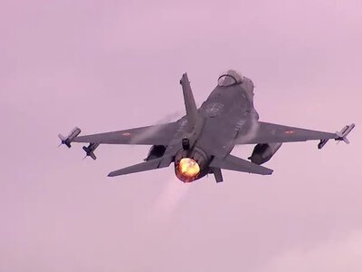 Повітряні сили втратили винищувач F-16: пілот катапультувався
