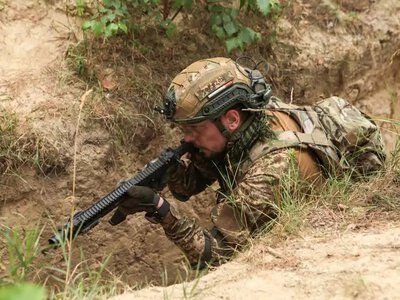 Рекрути Нацгвардії на Рівненщині відпрацьовують штурм окопів