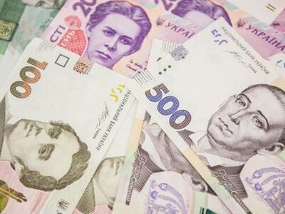 Посилки з-за кордону можуть подорожчати: уряд погодив нові податкові правила 