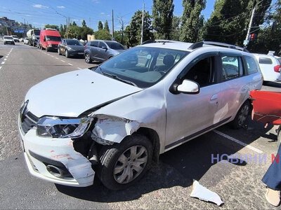 На перехресті у Миколаєві зіткнулися «Рено» та «Жигулі»