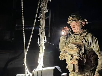 У Сумах ворожий БпЛА заплутався у сітці та не вибухнув + Фото
