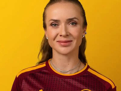 Вогонь! Світоліна засвітилася у фотосесії у формі відомого клубу УПЛ