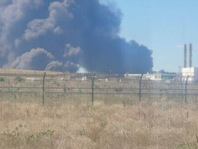 Дрони атакували район порту Тамань: у промисловій зоні спалахнула пожежа
