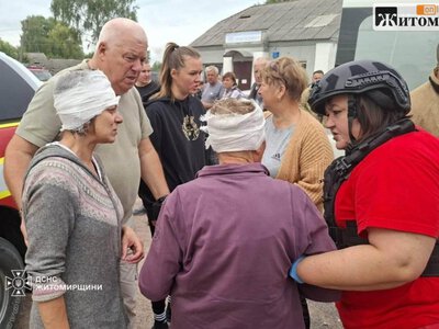 Рятувальники ліквідовують наслідки атаки рф у Коростенському районі