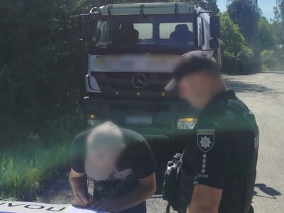 Біля Синевиру викрили ще одного водія, який зливав бетонні відходи