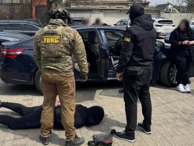Військовий та його спільниця продавали «непридатність»: на Одещині судитимуть організаторів втечі за кордон
