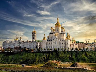 Почаївську лавру зобов’язали вийти зі структури УПЦ