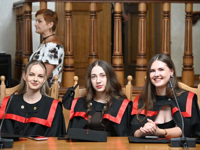 Випускники ЗУНУ отримали дипломи: привітання від влади