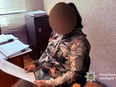 Систематичне домашнє насильство над бабусею: слідчі Самару повідомили про підозру 20-річній жінці