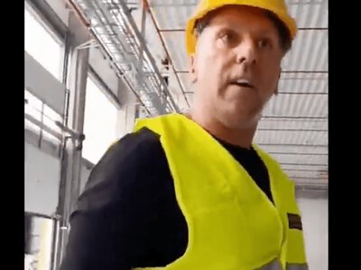 У Польщі затримали поляка, який погрожував українським працівникам фронтом. Також його звільнили з роботи
