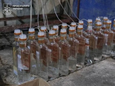 Підробляв акцизні марки та продавав контрафакт: у Луцьку судитимуть чоловіка