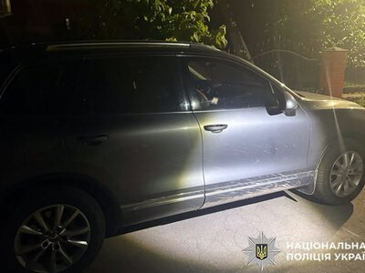 На Хмельниччині водійка позашляховика збила двох дітей і втекла з місця ДТП