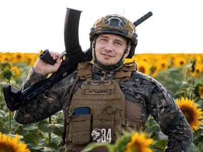 Хай квітне українське поле. Воїни подбають про все інше
